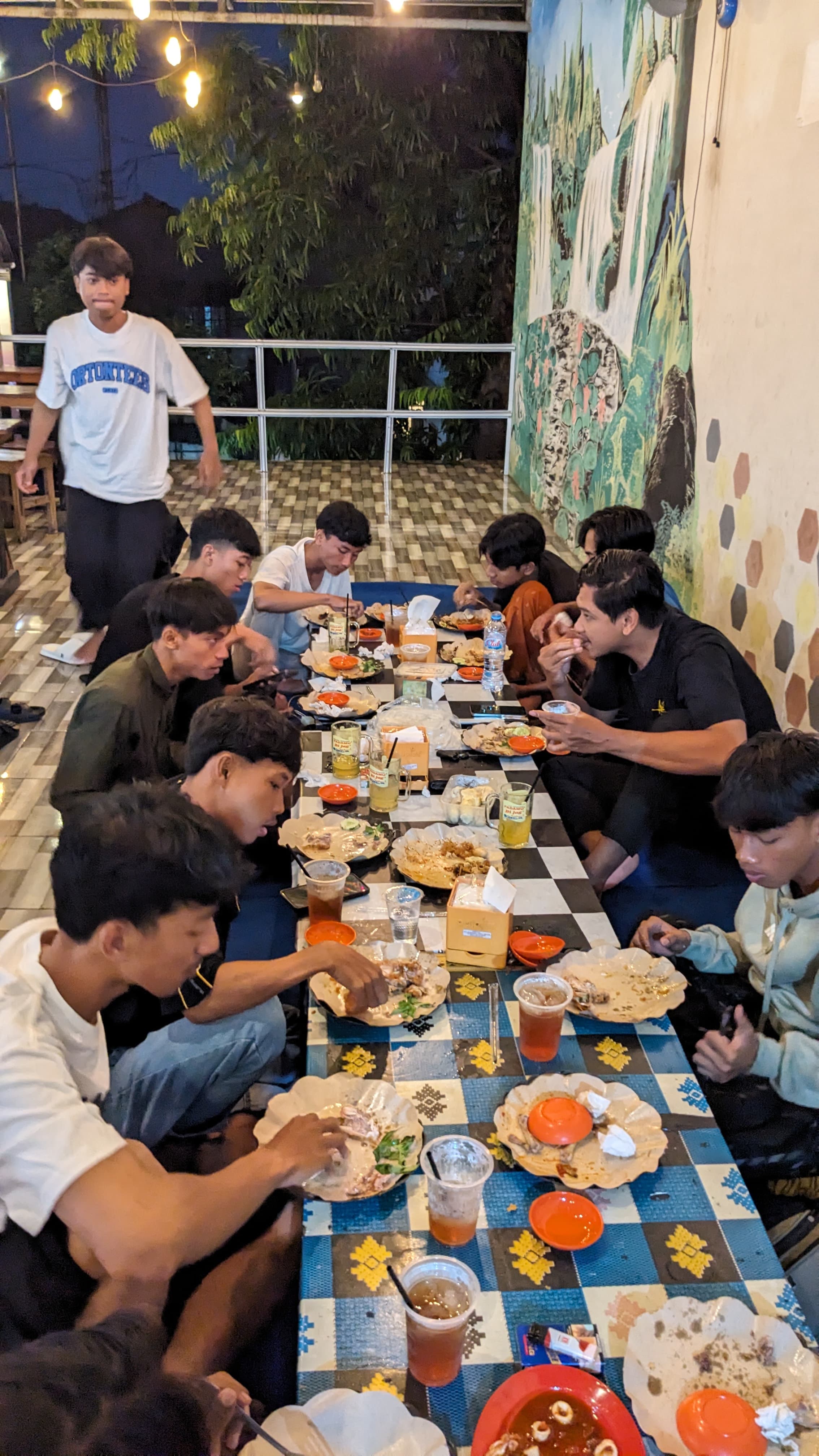 Bukber Pertama Laki Laki Semua